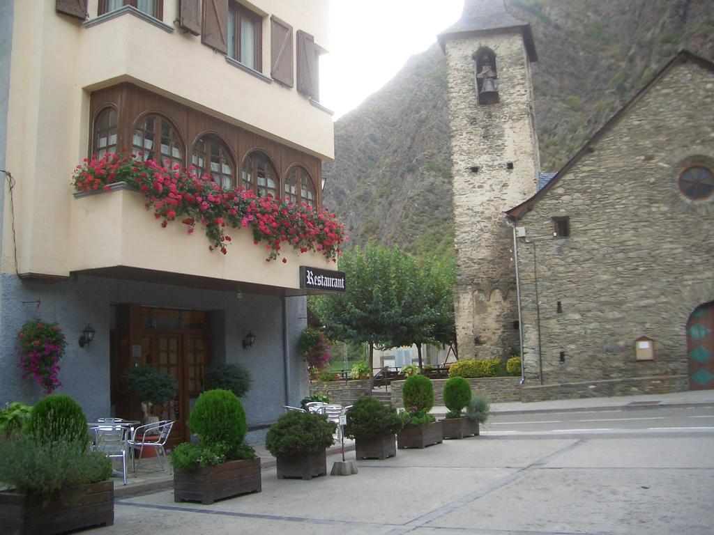 Hostal Montana Alins Экстерьер фото