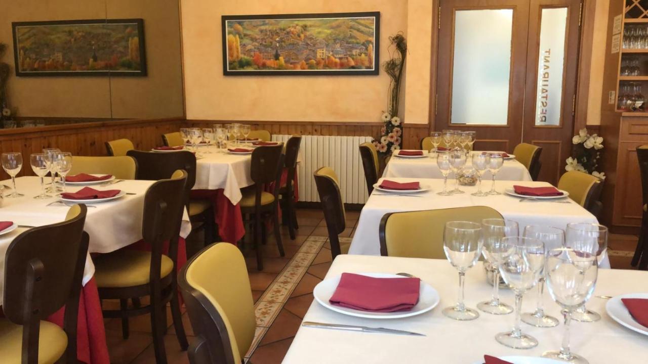 Hostal Montana Alins Экстерьер фото